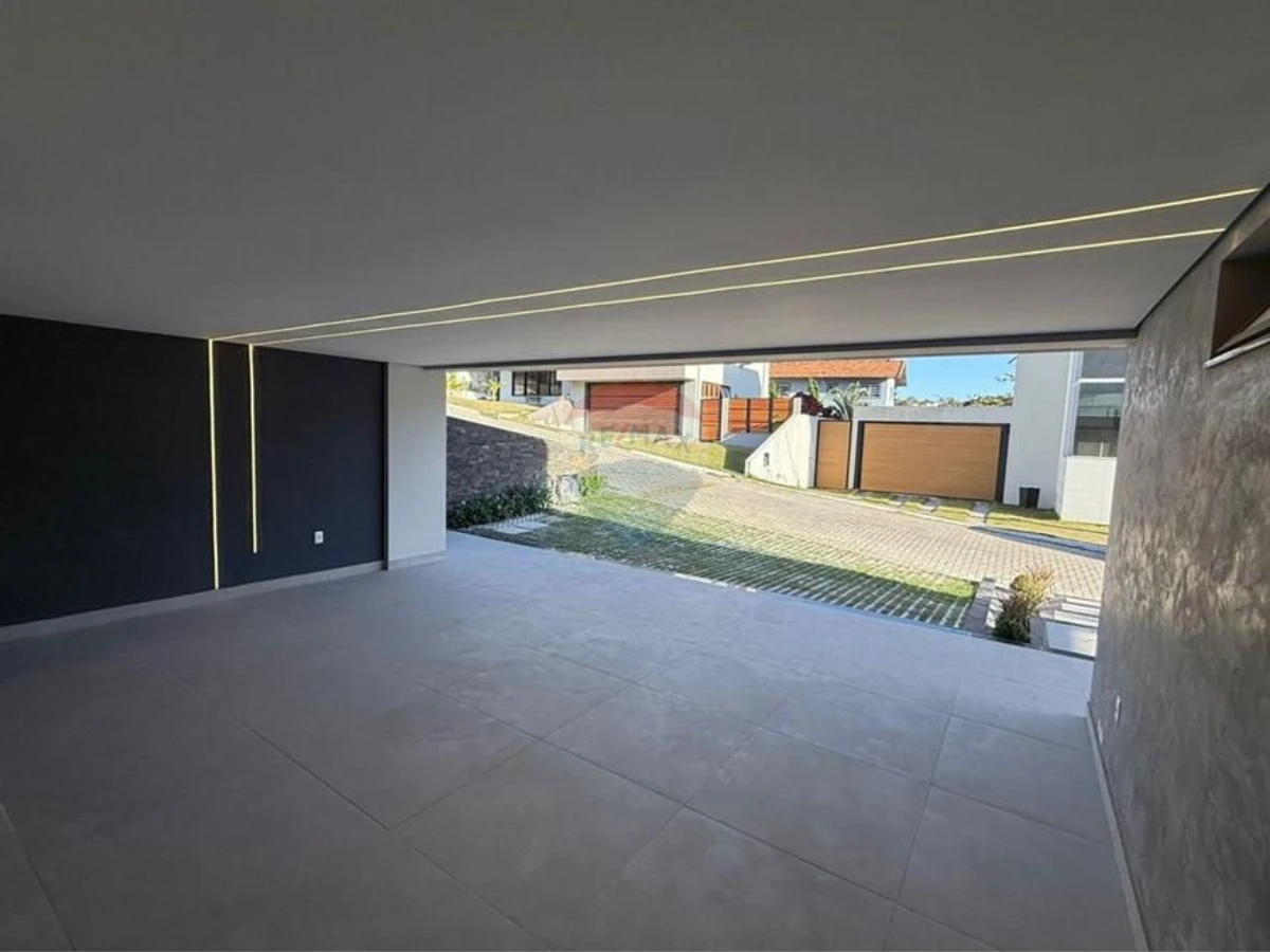 Дом с 4 сьютами в закрытом кондоминиуме, 100 м от пляжа — Ingleses, Florianópolis