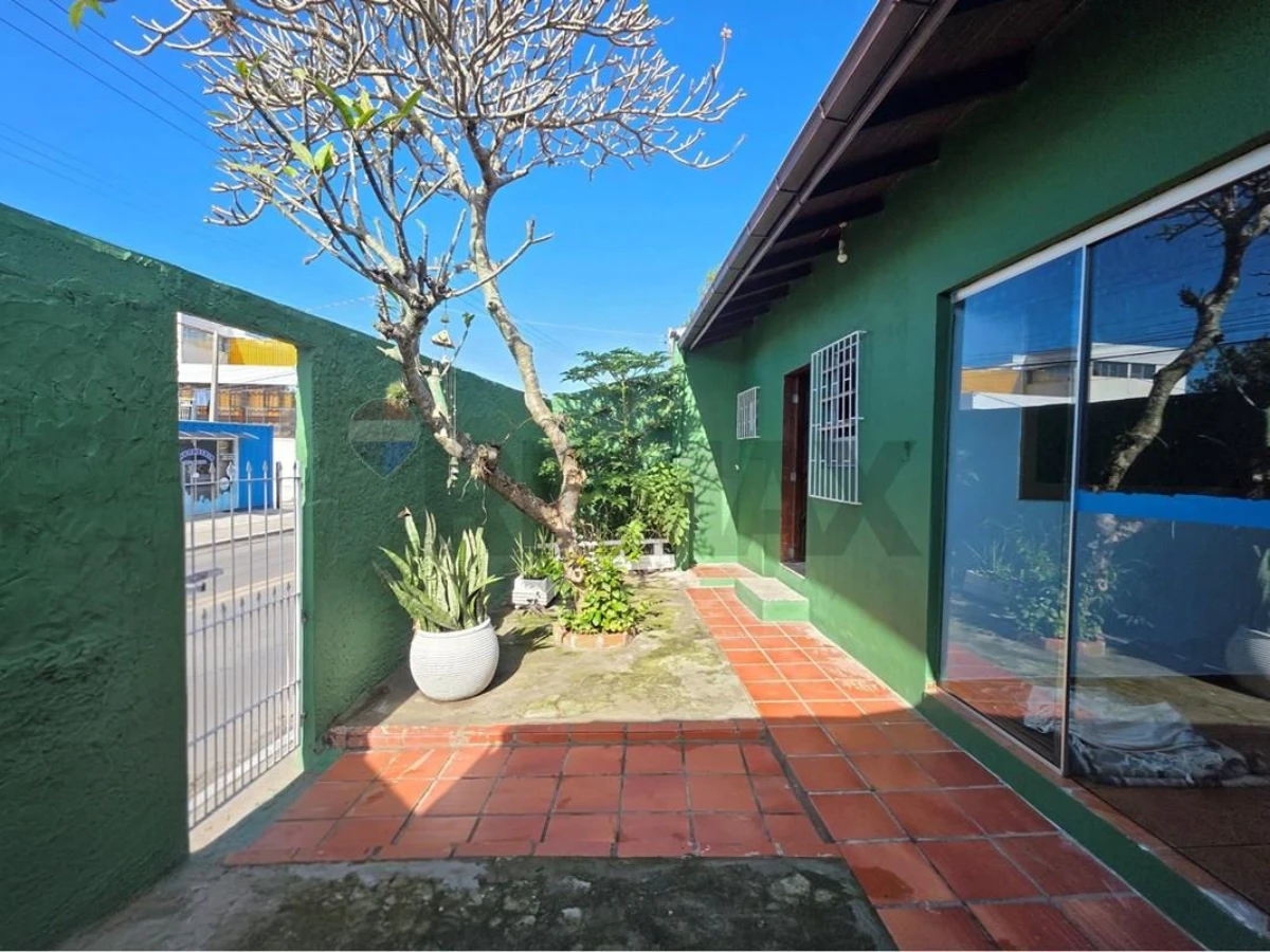 Casa 3 Dormitorios en Venta — Ingleses, Florianópolis, 250 m²