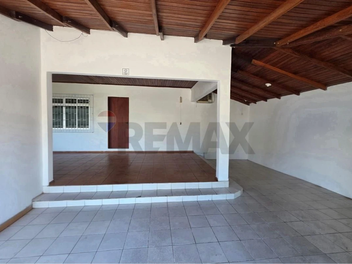 Casa 3 Dormitorios en Venta — Ingleses, Florianópolis, 250 m²