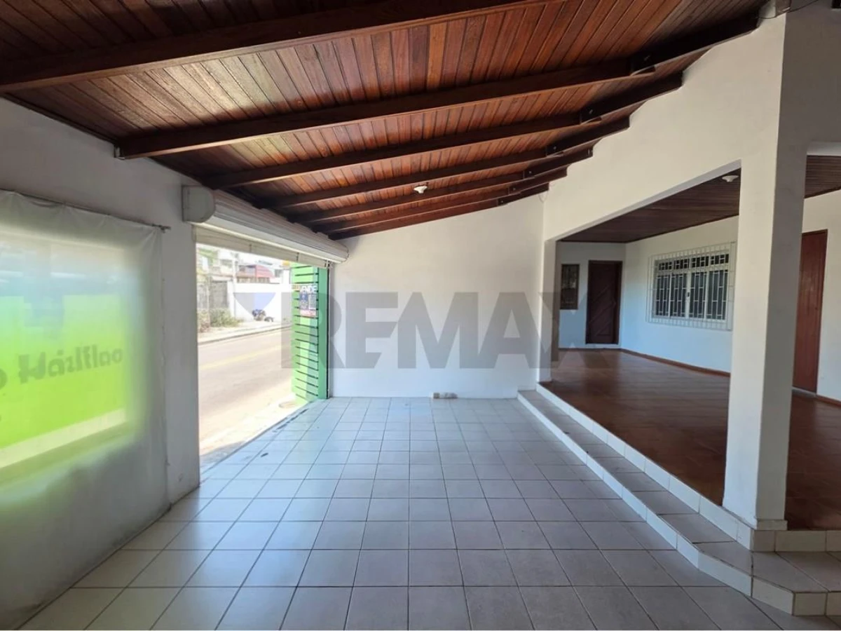 Casa 3 Dormitorios en Venta — Ingleses, Florianópolis, 250 m²