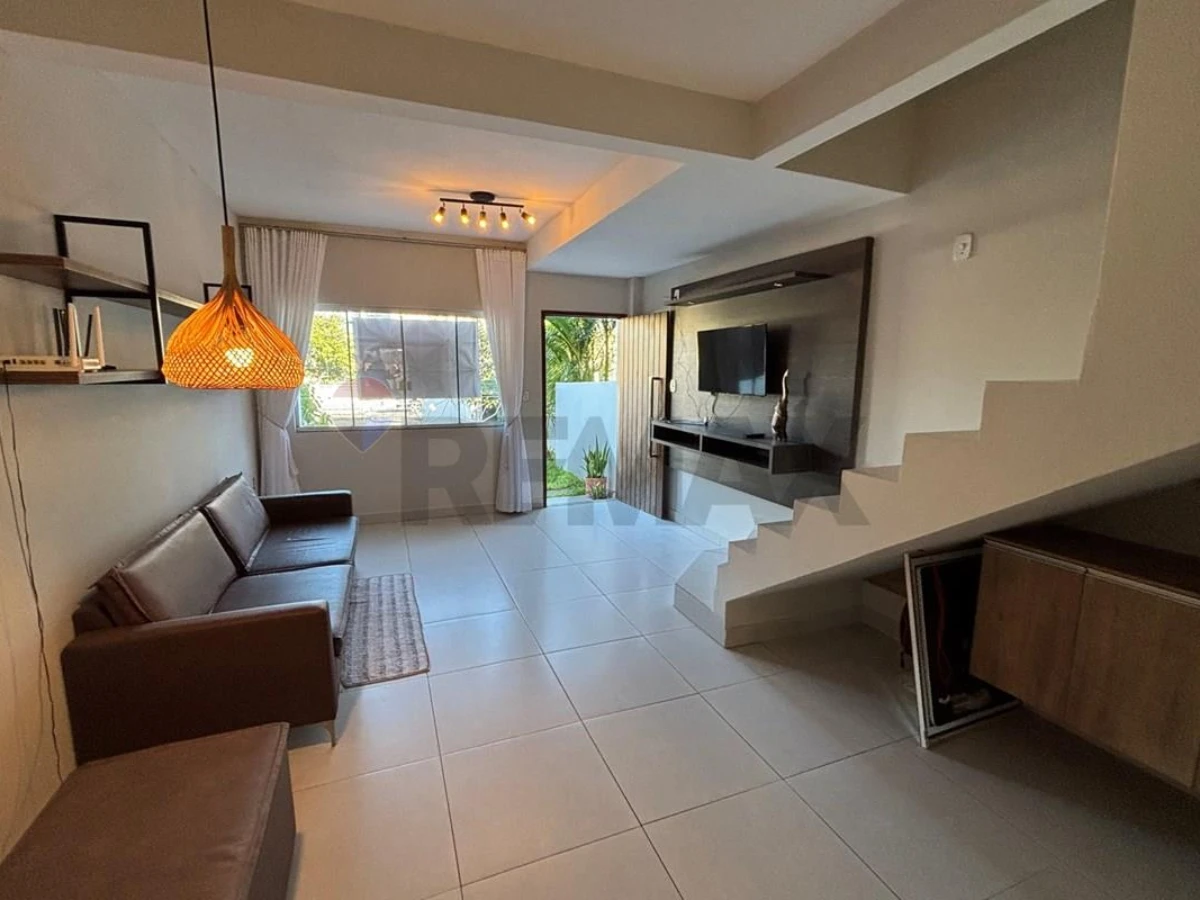 Двухэтажный дом на продажу — 2 сьюты, Rio Vermelho, Florianópolis