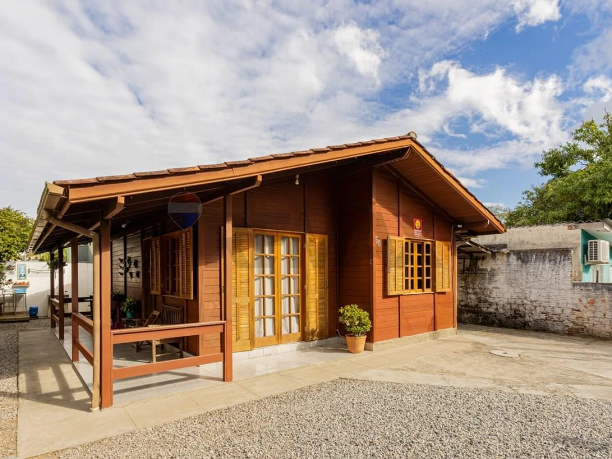 Casa 3 Quartos à Venda em Ingleses, Florianópolis — 68 m²