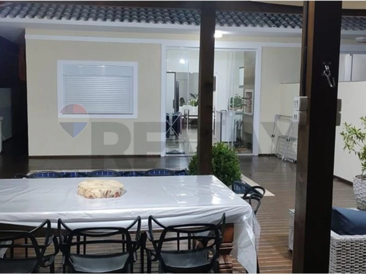 Casa 2 Dormitorios con Piscina en Venta, Cachoeira do Bom Jesus, Florianópolis