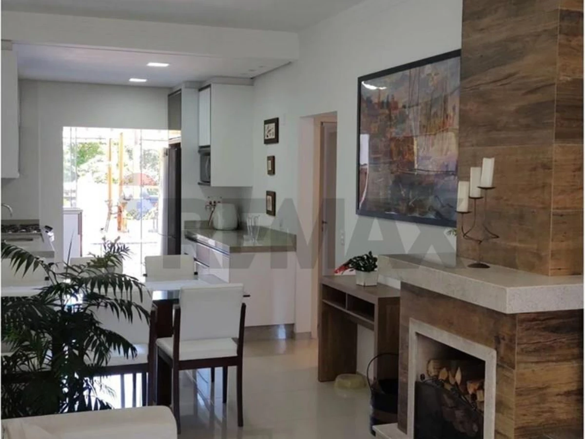 Casa 2 Dormitorios con Piscina en Venta, Cachoeira do Bom Jesus, Florianópolis
