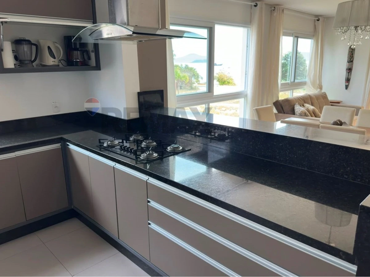 Apartamento 3 Suítes com Vista para o Mar — Cachoeira do Bom Jesus, Florianópolis
