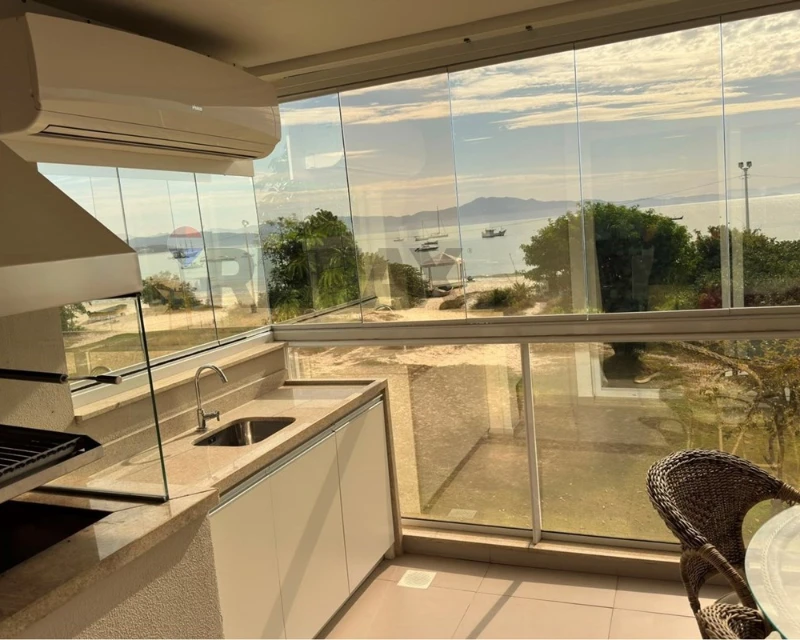 Apartamento 3 Suites con Vista al Mar — Cachoeira do Bom Jesus, Florianópolis