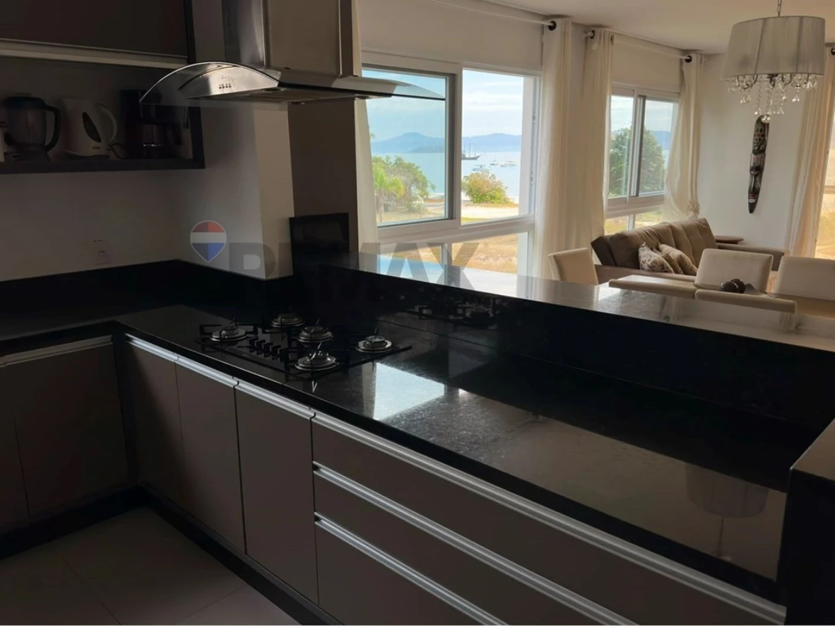 Apartamento 3 Suítes com Vista para o Mar — Cachoeira do Bom Jesus, Florianópolis