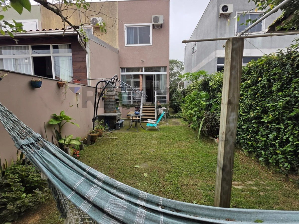 Casa de 2 Suites en Venta en Ingleses, Florianópolis — 97 m²