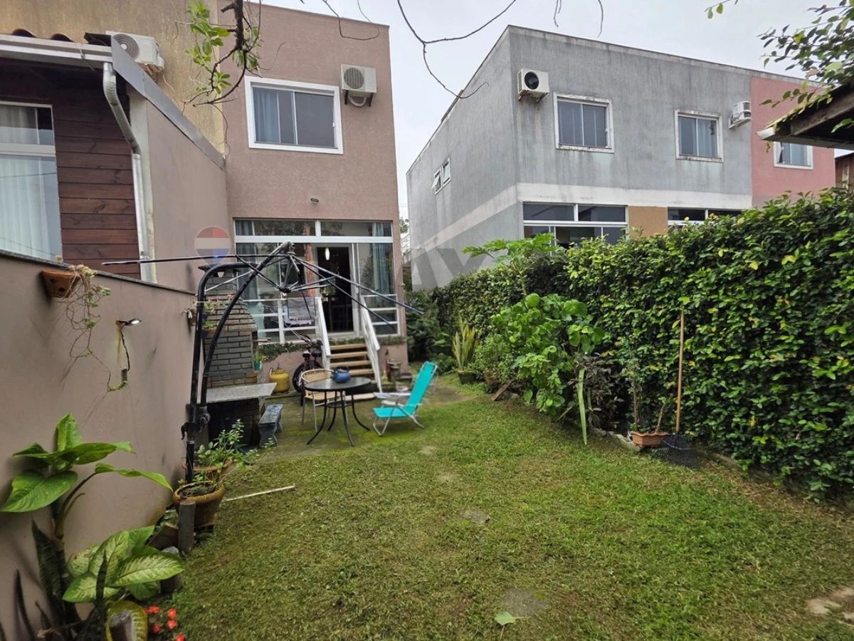 Casa de 2 Suites en Venta en Ingleses, Florianópolis — 97 m²