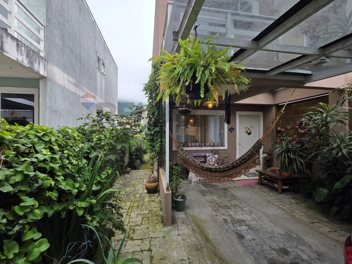 Casa de 2 Suites en Venta en Ingleses, Florianópolis — 97 m²
