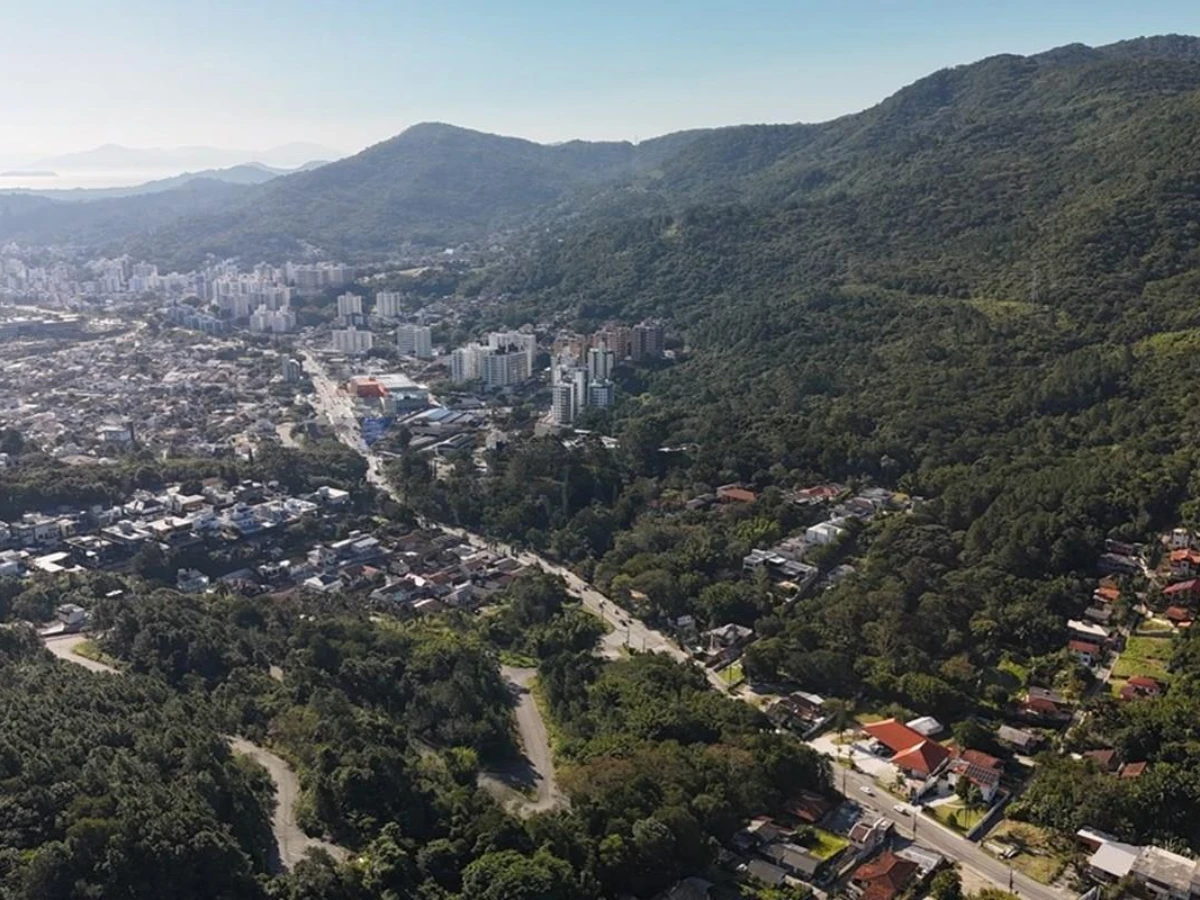 Участок 38 000 м² на продажу — Itacorubi, Florianópolis